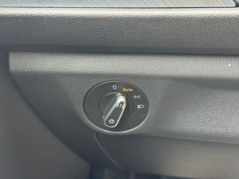 Used 2024 Volkswagen Jetta SE image 18