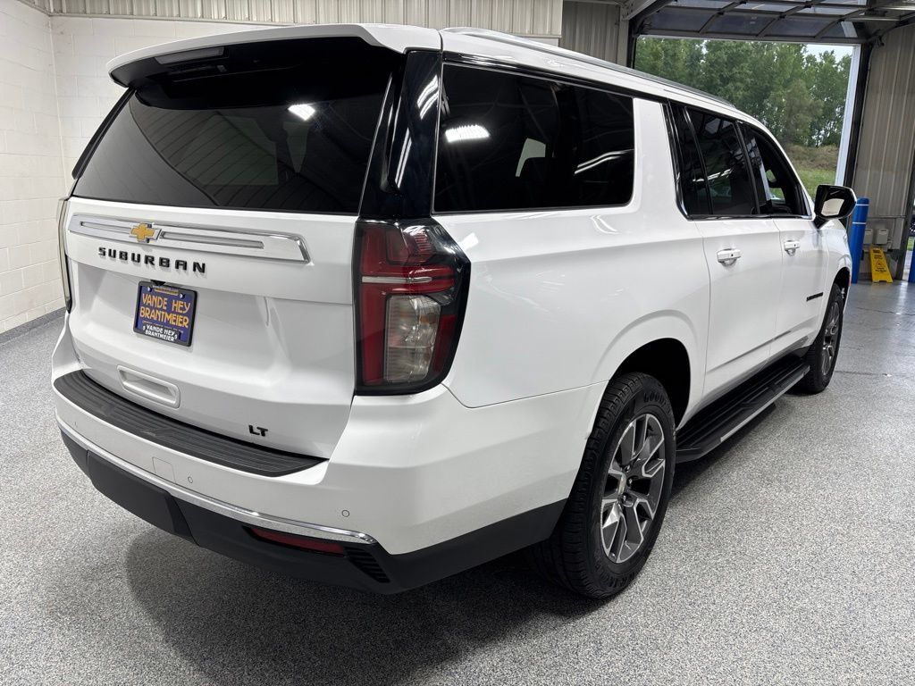 Used 2022 Chevrolet Suburban LT AWD/4WD image 7
