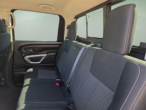 Used 2017 Nissan Titan SV image 10