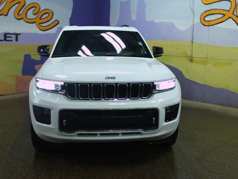 Used 2023 Jeep Grand Cherokee L Overland image 3