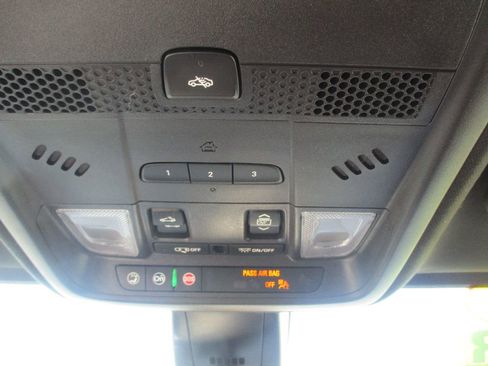 Used 2021 Cadillac XT5 Premium Luxury image 16