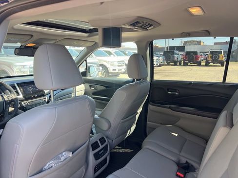 Used 2016 Honda Pilot Touring image 7