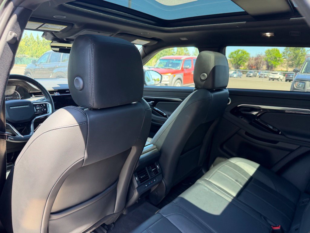Used 2023 Land Rover Range Rover Evoque R-Dynamic SE AWD/4WD image 30