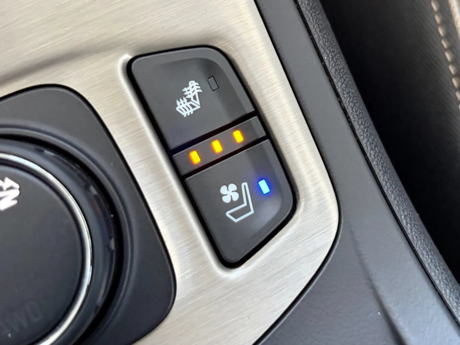 Used 2020 GMC Terrain Denali w/ Denali Premium Package AWD/4WD image 24