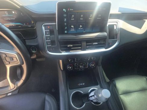 Used 2023 Chevrolet Suburban LT w/ LT Signature Package RWD image 7