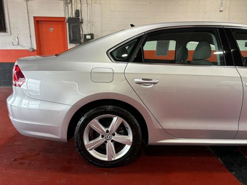 Used 2014 Volkswagen Passat 2.5 SE image 6