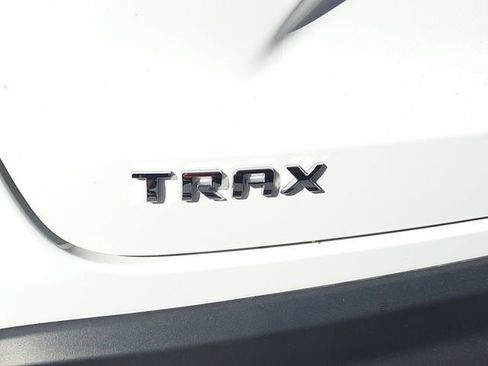 Used 2025 Chevrolet Trax LT image 5