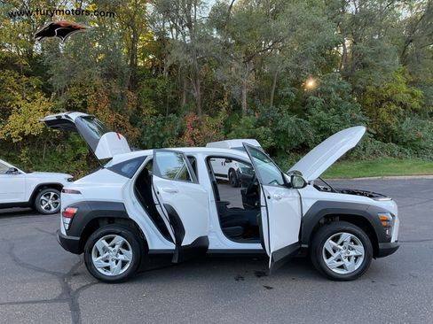 Used 2025 Hyundai Kona SE image 35