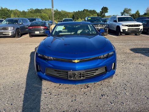 Used 2017 Chevrolet Camaro LT RWD image 7