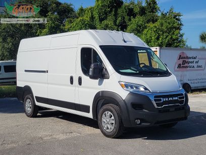 New 2025 RAM ProMaster 2500 w/ Quick Order Package 22G SLT