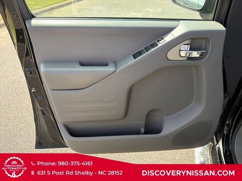 Certified 2017 Nissan Frontier SV w/ SV Value Truck Package image 10