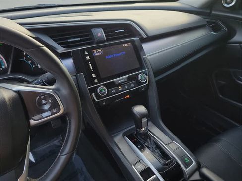 Used 2018 Honda Civic Touring image 31