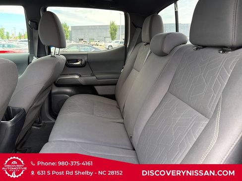 Used 2018 Toyota Tacoma TRD Sport w/ Technology Package AWD/4WD image 29