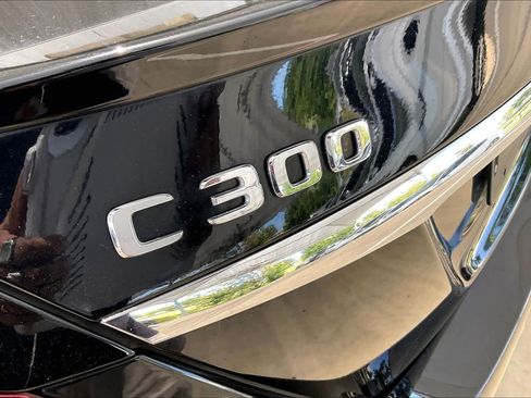 Used 2017 Mercedes-Benz C 300 Sedan image 31
