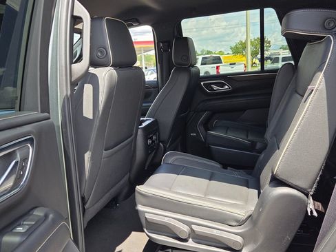 Used 2023 Chevrolet Tahoe Premier RWD image 5
