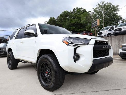 Used 2019 Toyota 4Runner TRD Off-Road Premium AWD/4WD image 9