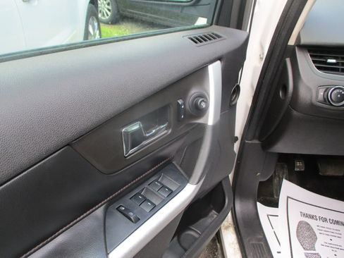 Used 2011 Ford Edge SEL w/ 201A Rapid Spec Order Code FWD image 10