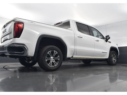 Used 2025 GMC Sierra 1500 SLT AWD/4WD image 21