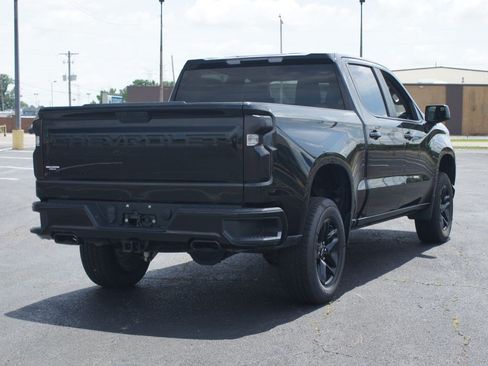 Used 2022 Chevrolet Silverado 1500 LT Trail Boss w/ LPO, Dark Essentials Package AWD/4WD image 18