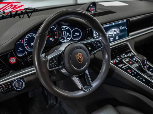 Used 2018 Porsche Panamera 4 image 22