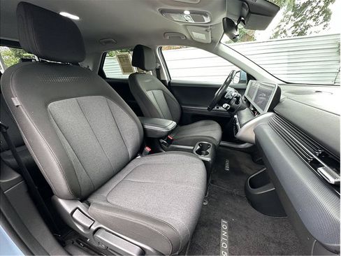 Used 2024 Hyundai Ioniq 5 SE AWD/4WD image 4