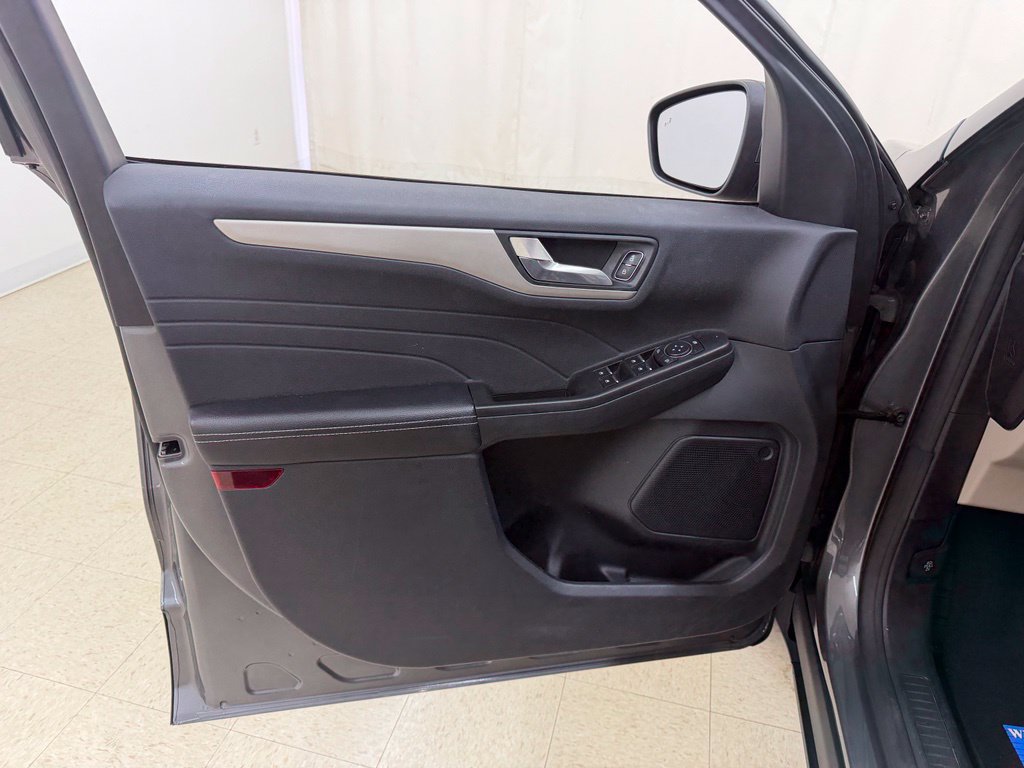 Used 2022 Ford Escape SEL AWD/4WD image 16