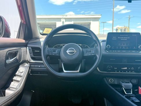 Used 2023 Nissan Rogue SV AWD/4WD image 25