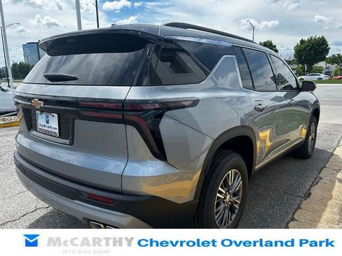 New 2026 Chevrolet Traverse LT w/ Driver Confidence Package FWD image 5