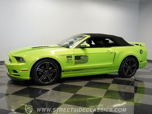 Used 2014 Ford Mustang GT Premium w/ Equipment Group 402A RWD image 7
