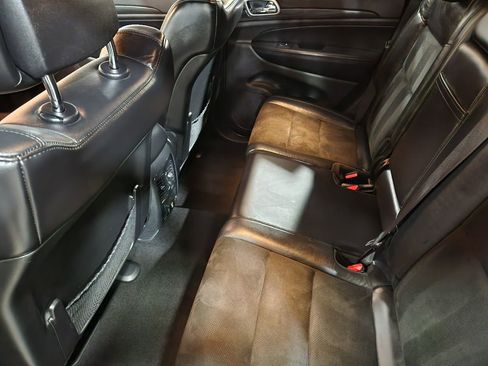 Used 2019 Jeep Grand Cherokee Altitude image 50