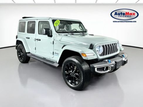 Used 2024 Jeep Wrangler Unlimited Sahara w/ Technology Group AWD/4WD image 1