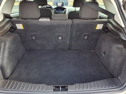 Used 2017 Ford Focus SE w/ Cold Weather Package image 20