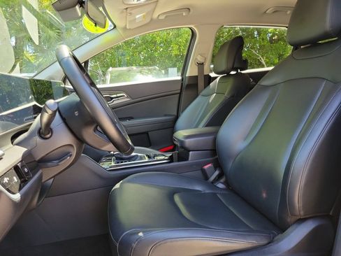 Used 2023 Kia Sportage EX FWD image 6