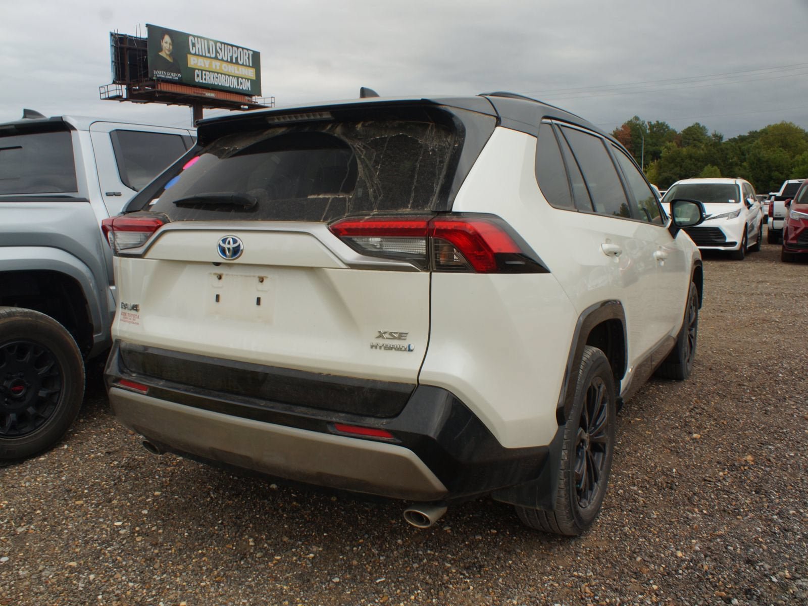 Used 2022 Toyota RAV4 XSE AWD/4WD image 4