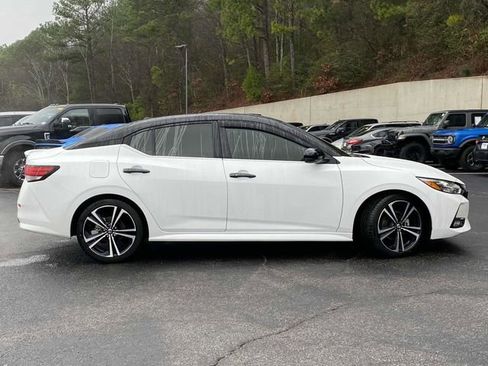 Used 2022 Nissan Sentra SR image 2