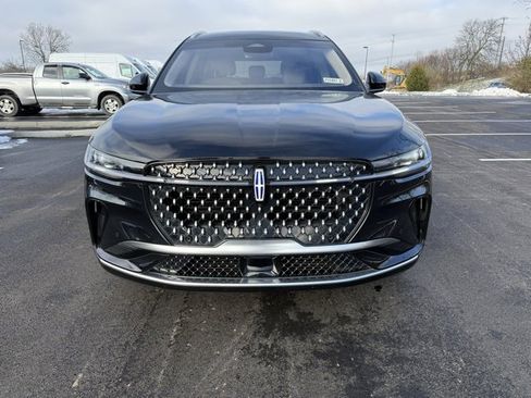 Used 2024 Lincoln Nautilus Reserve image 2