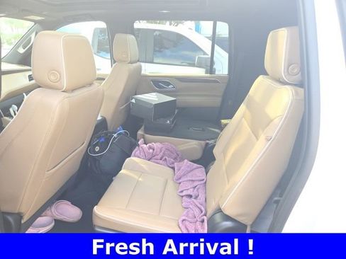 Used 2023 Chevrolet Suburban Premier image 5