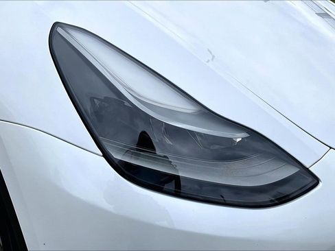 Used 2022 Tesla Model Y Performance AWD/4WD image 26