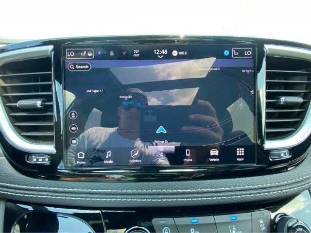 Used 2025 Chrysler Pacifica Limited FWD image 37