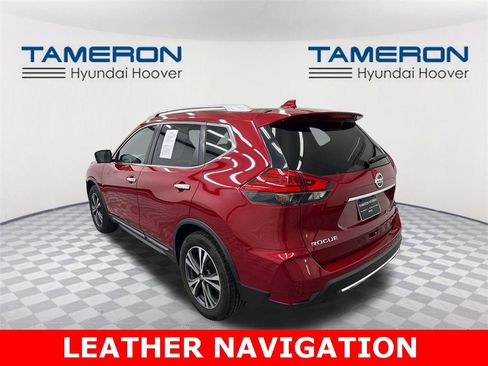 Used 2017 Nissan Rogue SL image 3