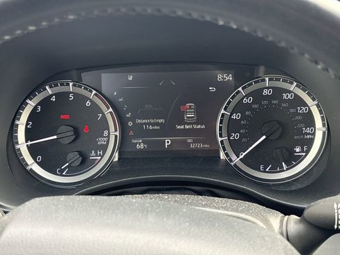 Used 2023 Toyota Highlander XLE FWD image 14