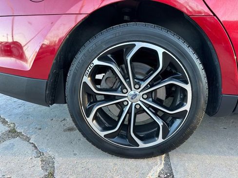 Used 2013 Ford Taurus SHO image 9