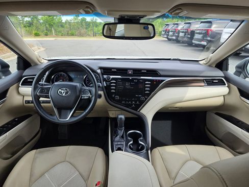 Used 2018 Toyota Camry XLE w/ Audio Package FWD image 10
