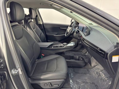 Used 2022 Kia EV6 Wind image 13