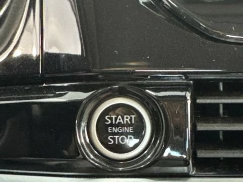 Certified 2024 Nissan Pathfinder SL w/ SL Premium Package FWD image 16