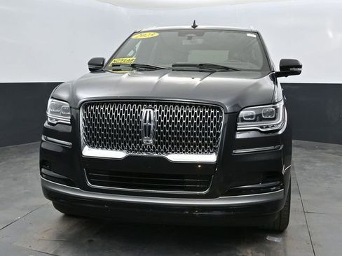 Used 2023 Lincoln Navigator Reserve AWD/4WD image 10