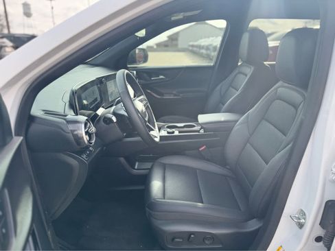 Used 2026 Chevrolet Equinox LT w/ Convenience Package II image 10