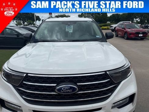 Used 2021 Ford Explorer XLT w/ Equipment Group 202A RWD image 2