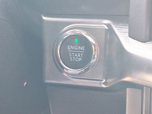 Used 2021 Ford F150 Lariat w/ Equipment Group 502A High image 29