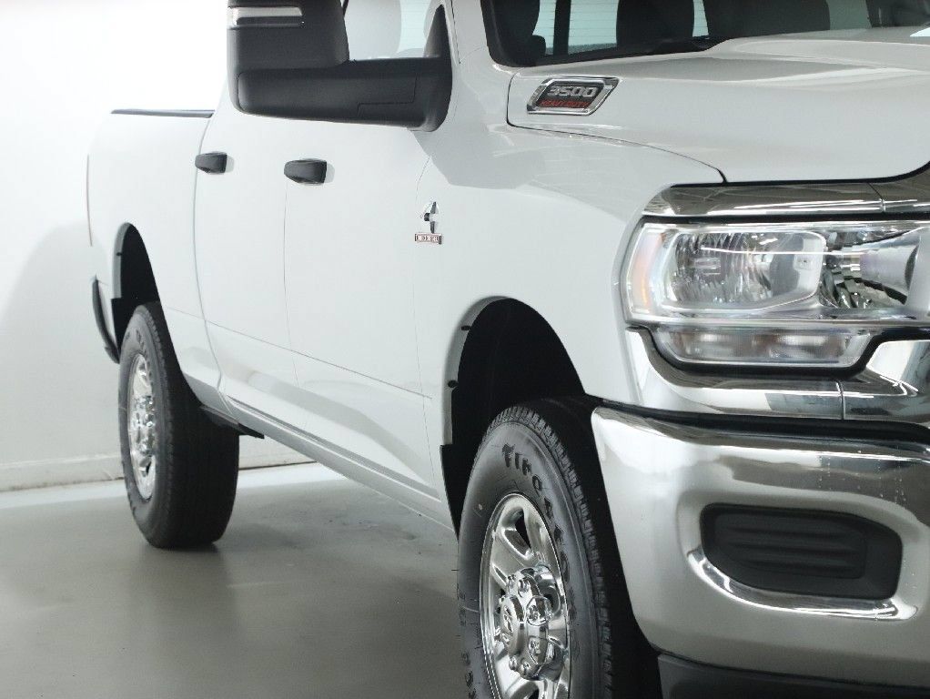 Used 2024 RAM 3500 Tradesman w/ Chrome Appearance Group AWD/4WD image 8